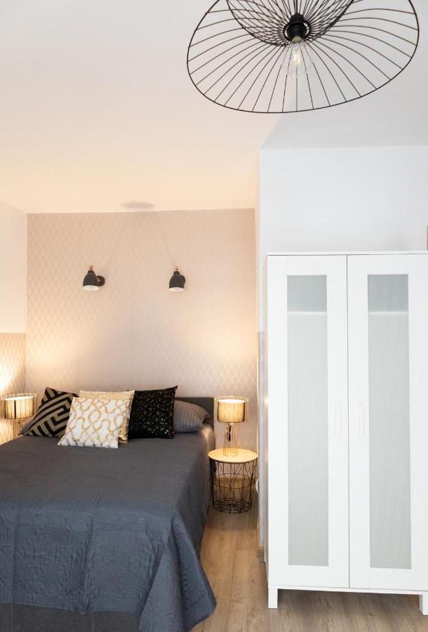 Clicktheflat Zurawia Street Apart Rooms ワルシャワ エクステリア 写真