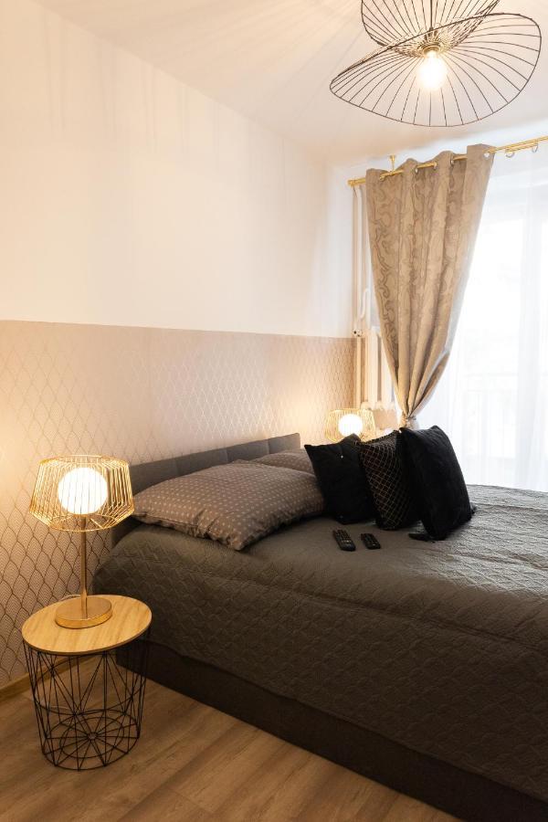Clicktheflat Zurawia Street Apart Rooms ワルシャワ 部屋 写真