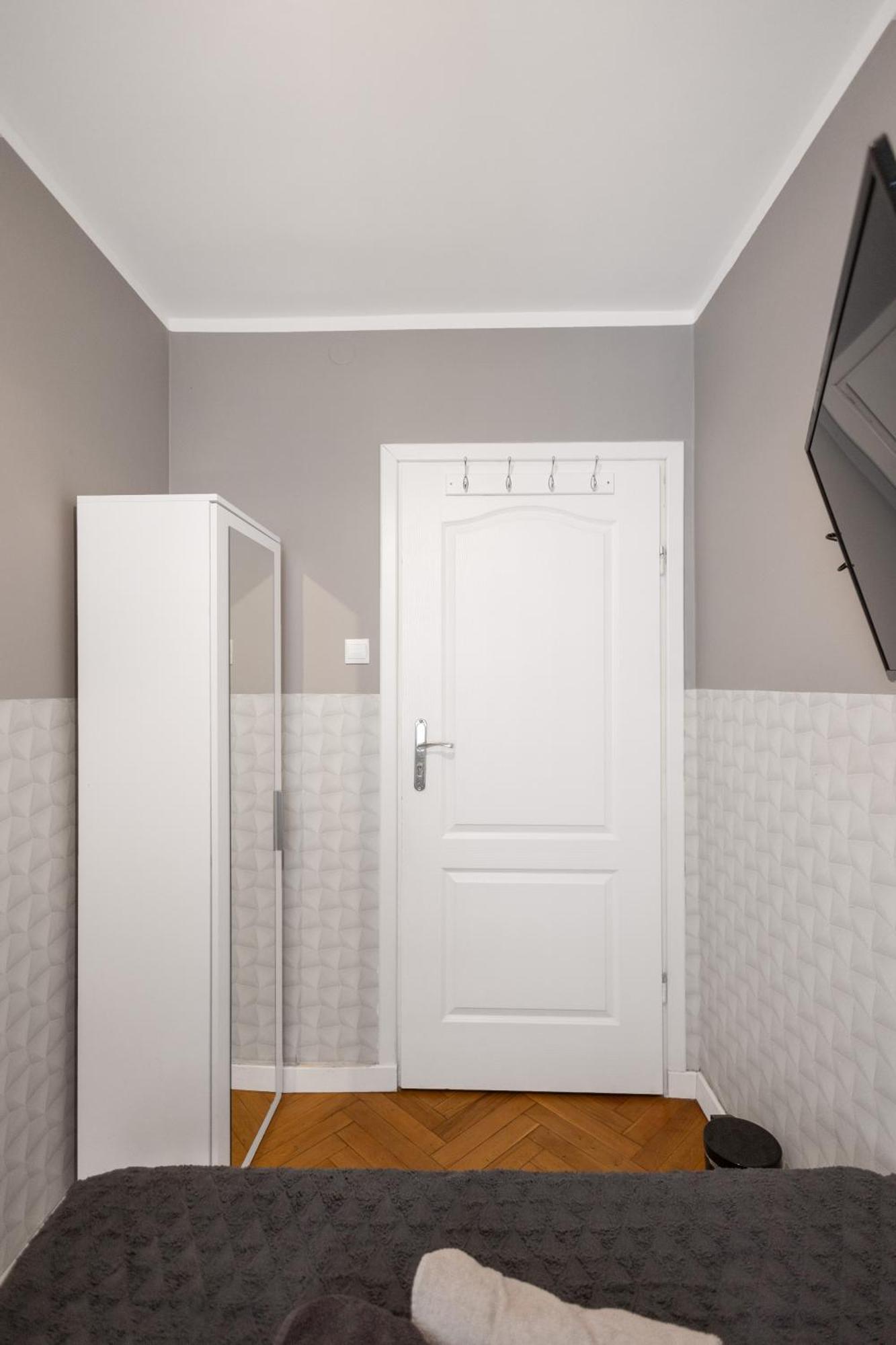 Clicktheflat Zurawia Street Apart Rooms ワルシャワ エクステリア 写真