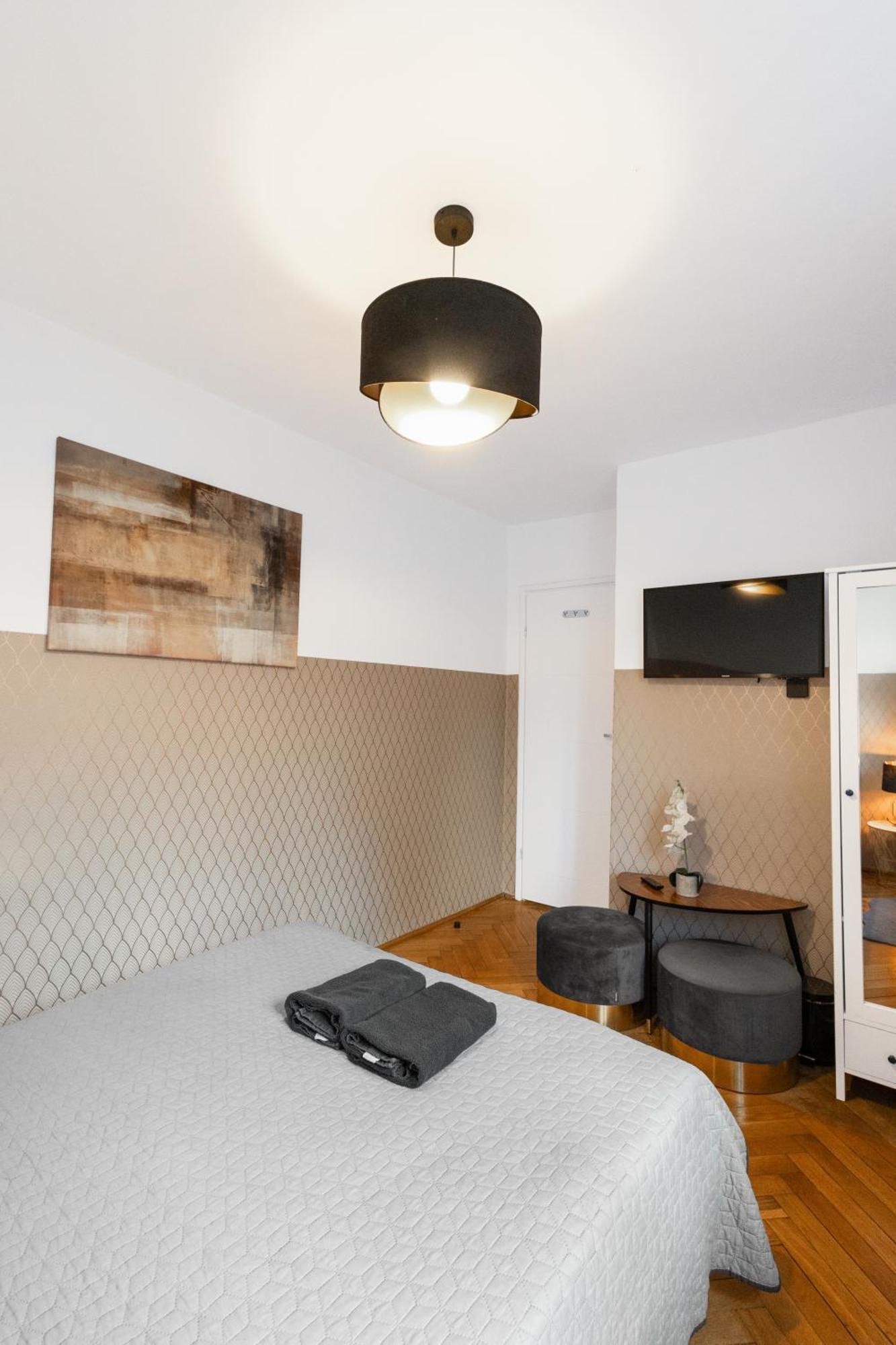 Clicktheflat Zurawia Street Apart Rooms ワルシャワ エクステリア 写真
