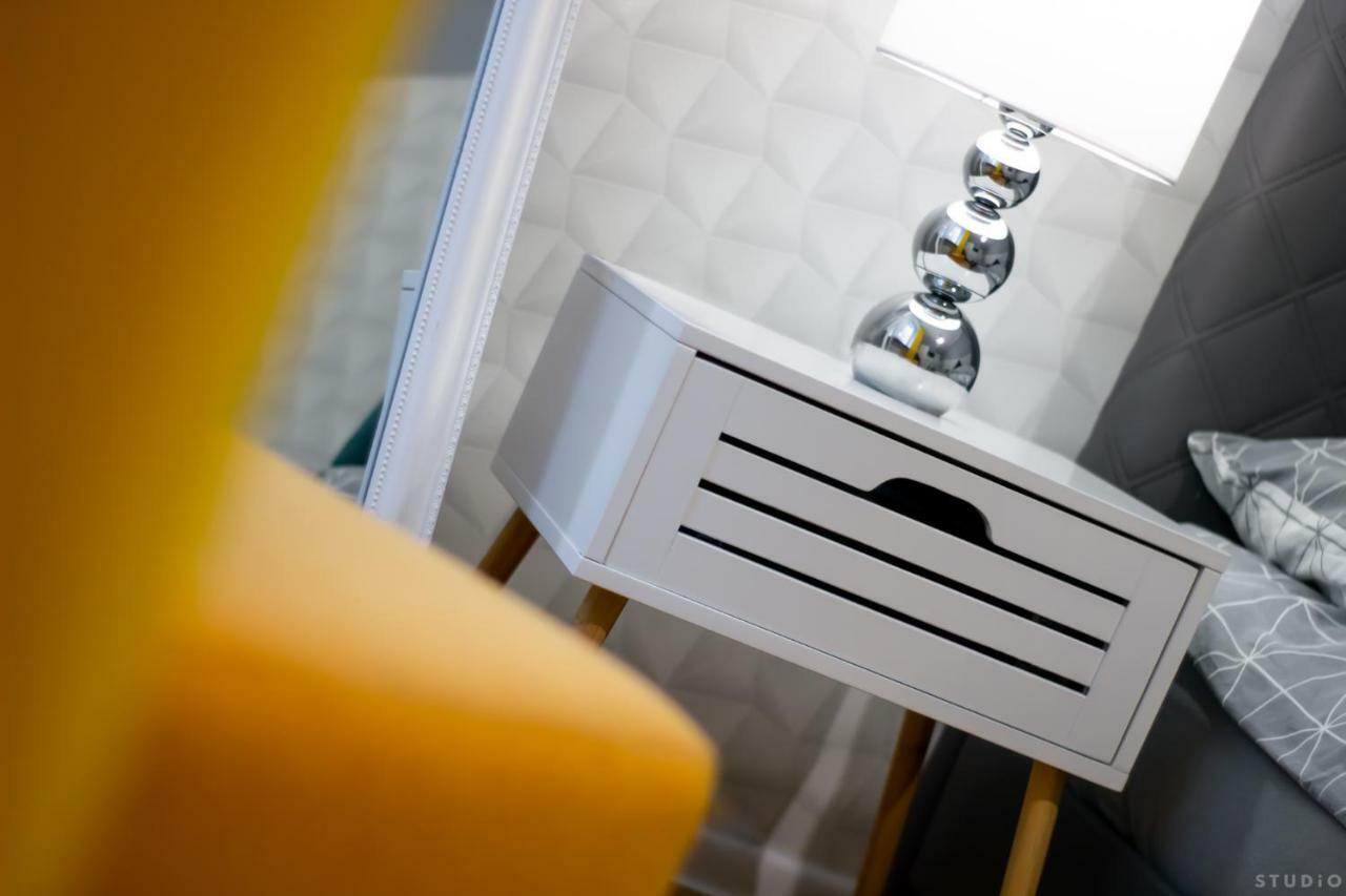 Clicktheflat Zurawia Street Apart Rooms ワルシャワ エクステリア 写真